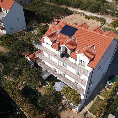 Villa Milic*** Seget Donji Exterior photo
